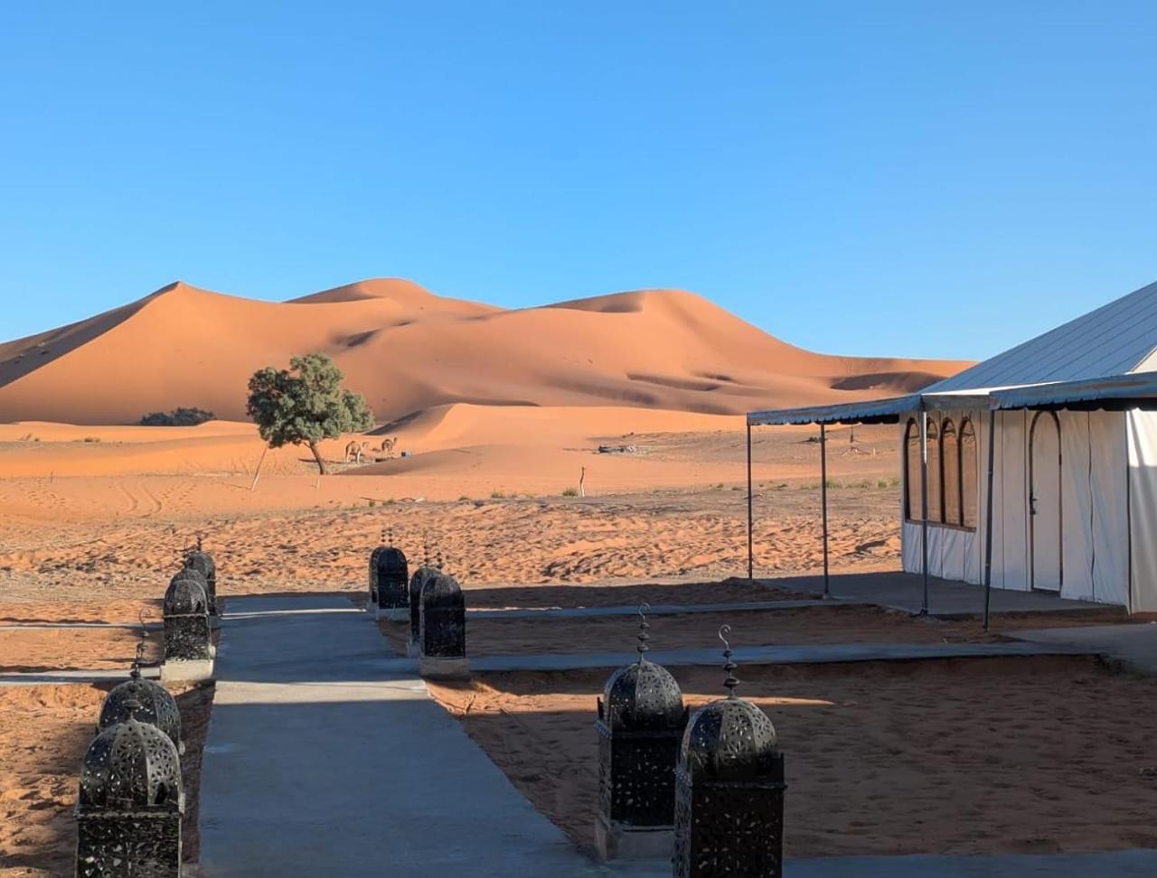 Отель Unique Sahara Camp Мерзуга Экстерьер фото