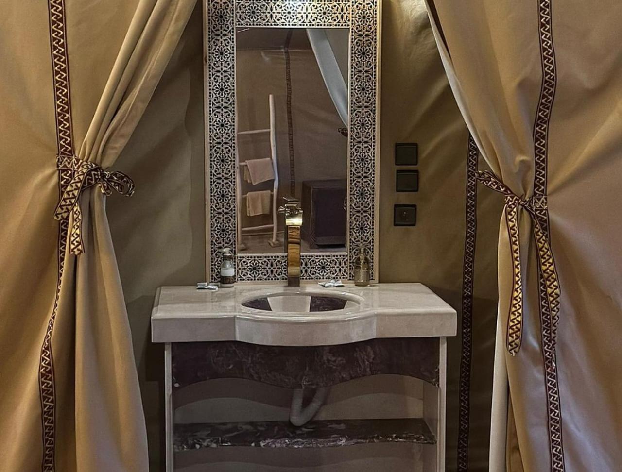Отель Unique Sahara Camp Мерзуга Экстерьер фото